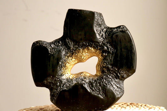 Golden Lava Vase - Black
